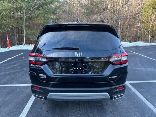 2023 Honda Pilot Touring 8-Passenger