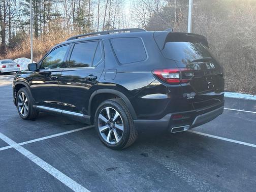2023 Honda Pilot Touring 8-Passenger