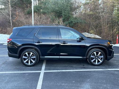 2023 Honda Pilot Touring 8-Passenger