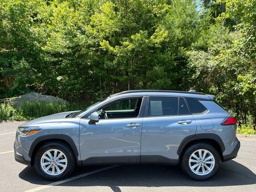Celestite 2022 Toyota Corolla Cross LE