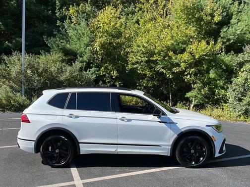 2023 Volkswagen Tiguan 2.0T SE R-Line Black 4MOTION