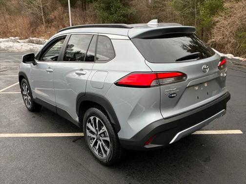 2024 Toyota Corolla Cross XLE