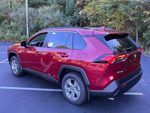 2025 Toyota RAV4 Hybrid LE