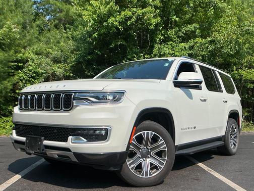 Luxury White Pearlcoat 2022 Jeep Wagoneer Series III 4x4