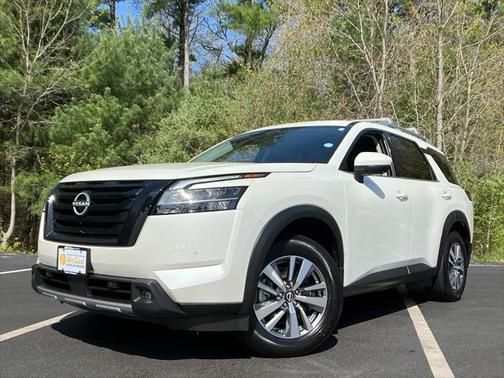 2022 Nissan Pathfinder SL 4WD