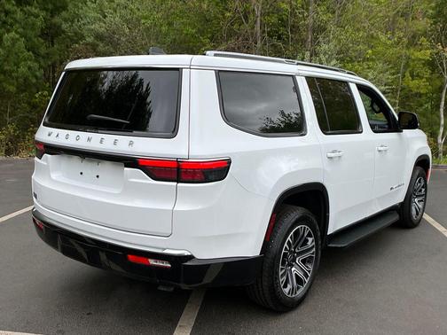 Bright White Clearcoat 2025 Jeep Wagoneer 4x4