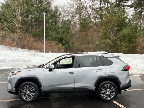 2022 Toyota RAV4 Hybrid XLE Premium