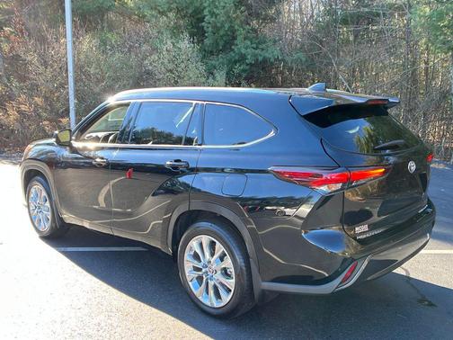 2024 Toyota Highlander Limited