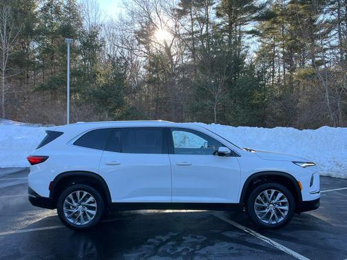 2025 Buick Enclave Preferred FWD