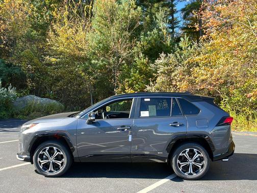2025 Toyota RAV4 Hybrid SE