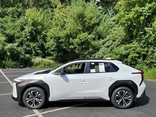 2025 Toyota bZ4X XLE