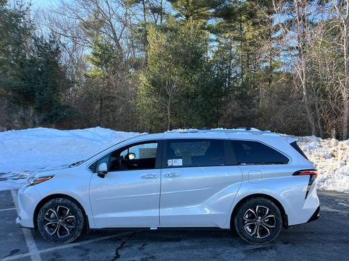 2026 Toyota Sienna Platinum