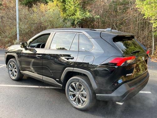 2025 Toyota RAV4 Hybrid XLE Premium