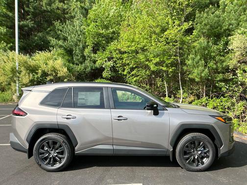 Cloud 2026 Toyota RAV4 SE