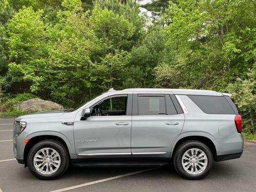 Sterling Metallic 2023 GMC Yukon SLT