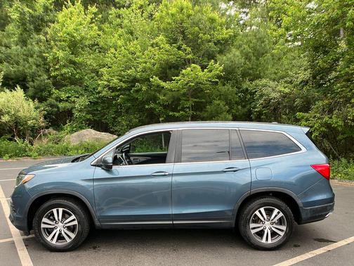Blue 2018 Honda Pilot EX-L