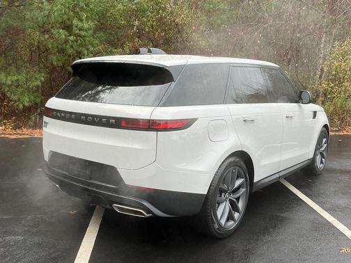 2025 Land Rover Range Rover Sport SE
