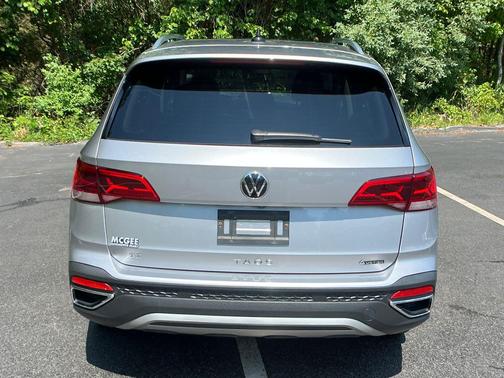 Pyrite Silver Metallic 2022 Volkswagen Taos 1.5T SE