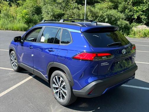 2025 Toyota Corolla Cross XLE