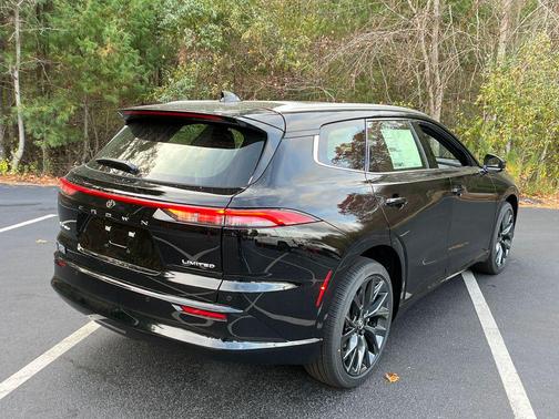 2025 Toyota Crown Signia Limited