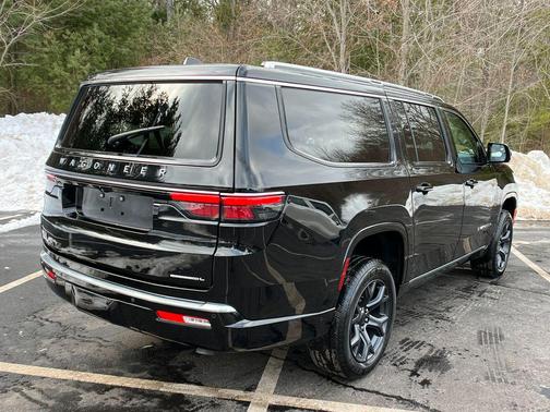2023 Jeep Wagoneer L Series III 4x4