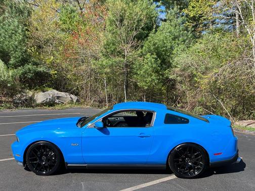 Grabber Blue 2012 Ford Mustang GT Premium