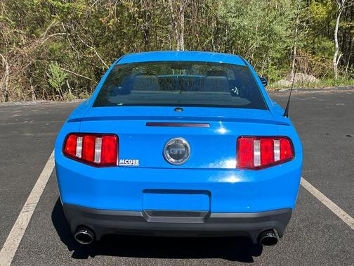 Grabber Blue 2012 Ford Mustang GT Premium