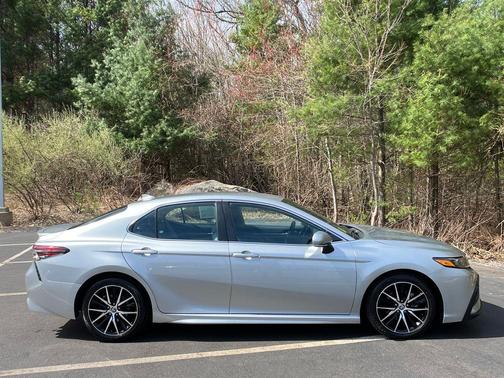 Celestial Silver Metallic 2023 Toyota Camry SE