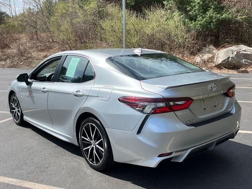 Celestial Silver Metallic 2023 Toyota Camry SE