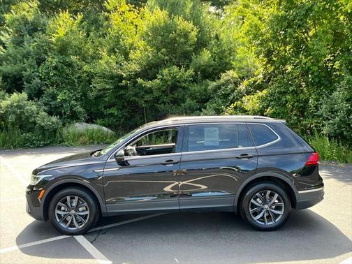 2022 Volkswagen Tiguan 2.0T SE 4MOTION