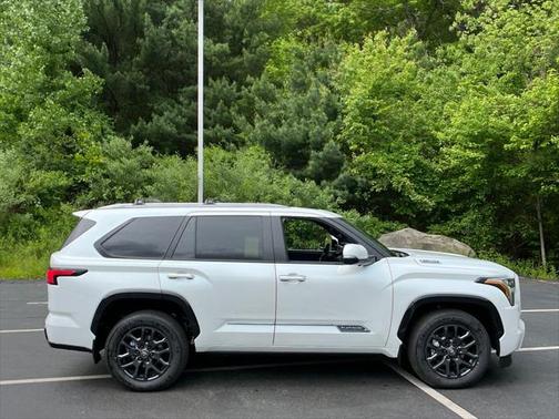 2025 Toyota Sequoia Platinum