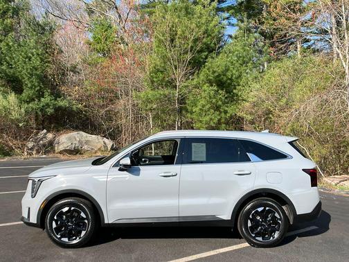Wolf Gray 2024 Kia Sorento S