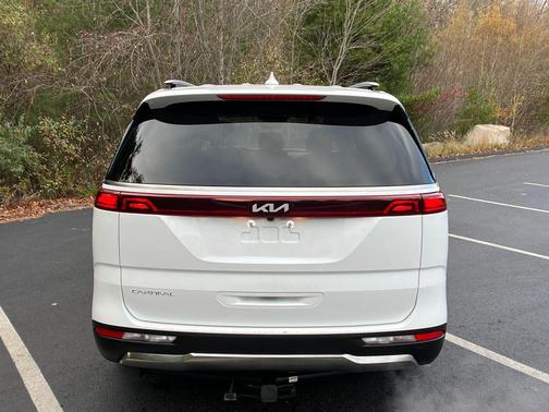 2024 Kia Carnival SX