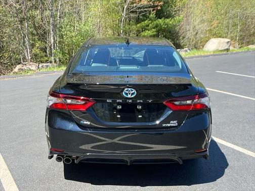 2024 Toyota Camry Hybrid SE