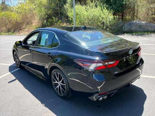 2024 Toyota Camry Hybrid SE