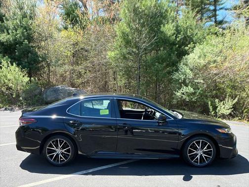 2024 Toyota Camry Hybrid SE