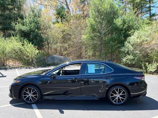2024 Toyota Camry Hybrid SE