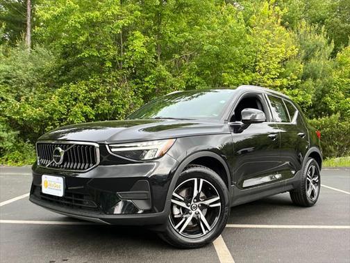 2025 Volvo XC40 B5 Core Bright Theme