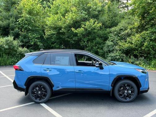 2025 Toyota RAV4 Hybrid SE