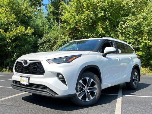 2025 Toyota Highlander XLE