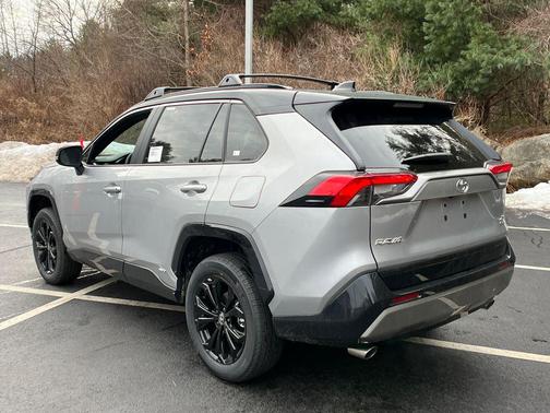 2025 Toyota RAV4 Hybrid SE