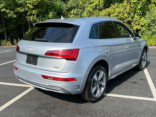2022 Audi Q5 40 Premium Plus