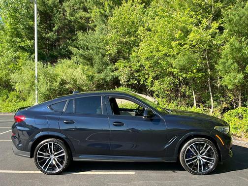 Carbon Black Metallic 2021 BMW X6 M50i