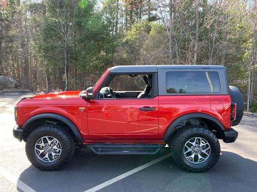 Hot Pepper Red Metallic Tinted Clearcoat 2023 Ford Bronco Badlands