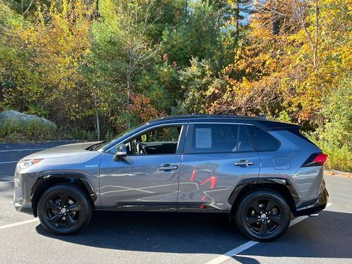 2021 Toyota RAV4 Hybrid SE