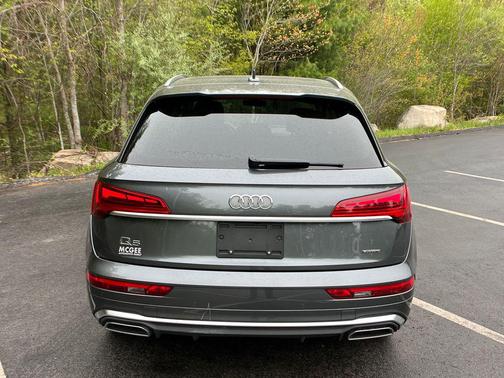 Daytona Gray Pearl Effect 2021 Audi Q5 Premium Plus 55 TFSI e quattro S tronic