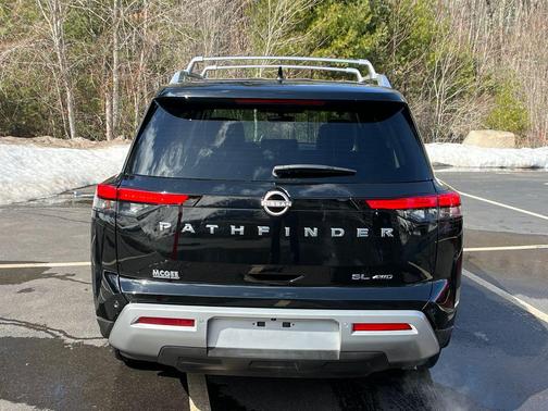 2024 Nissan Pathfinder SL 4WD