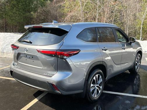 2025 Toyota Highlander 