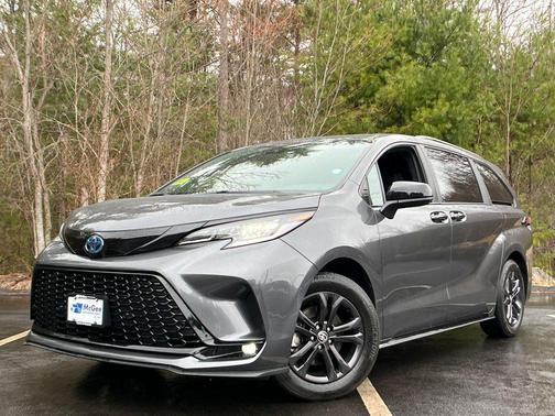 Gray 2025 Toyota Sienna XSE 7 Passenger