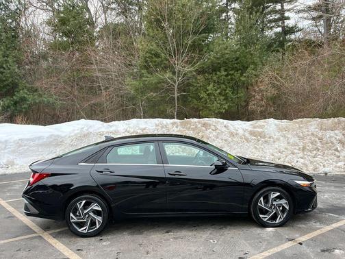 2025 Hyundai ELANTRA SEL